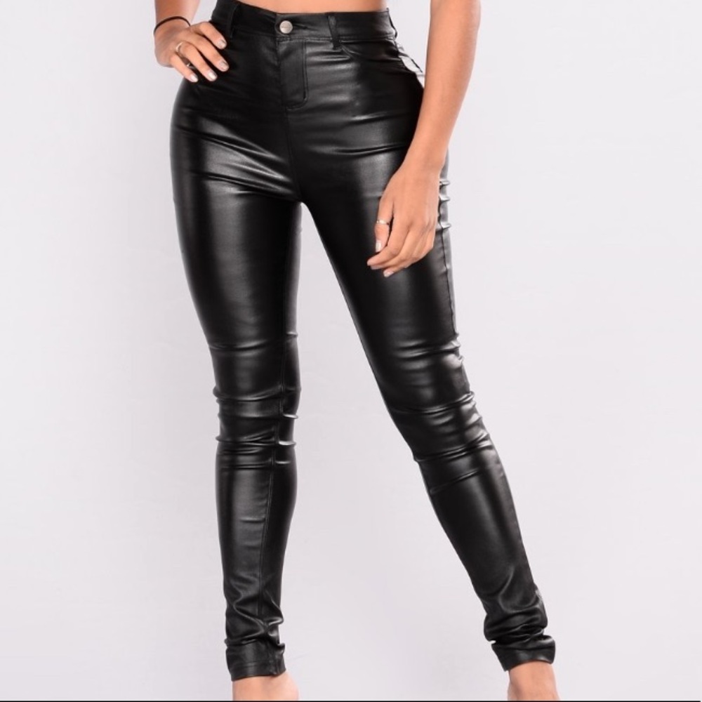 New Black Leather High Rise Pants Size S w/o tags